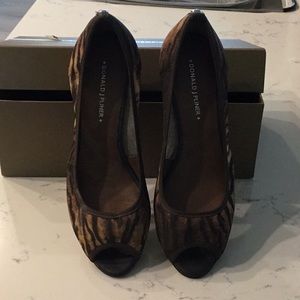 Donald Pliner wedgies